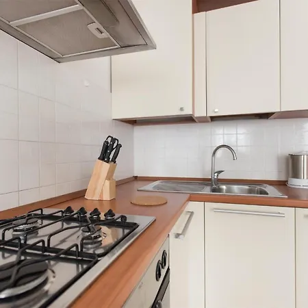 Living Apartment *